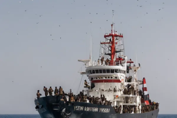 Yemen's Houthi Rebels Continue Attacks on Commercial Ships in the Red Sea