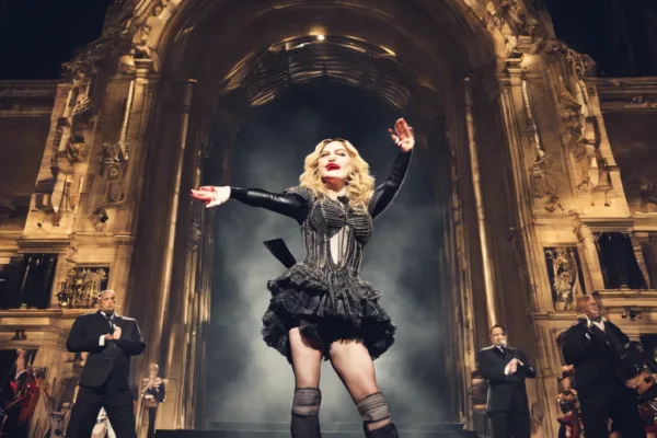 After Lots and Lots of Waiting, Madonna Finally Takes the Stage in Philadelphia