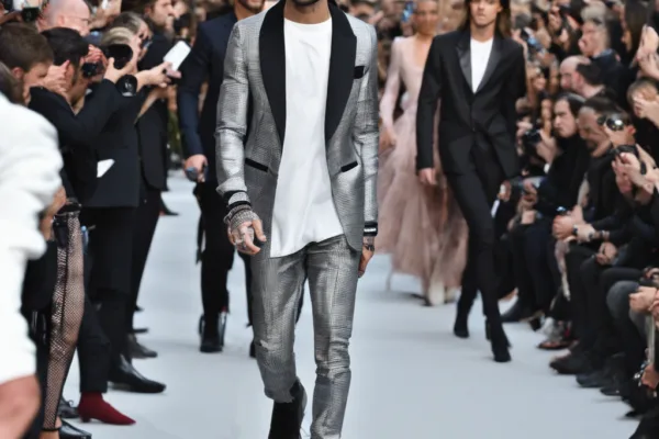 Zayn Malik Makes Surprise Appearance at Paris Fashion Week